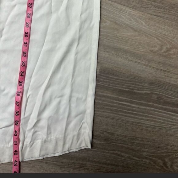 Worthington Pleated Wide Leg Size S Polar Bear White Pants
100% Rayon - Picture 10 of 11